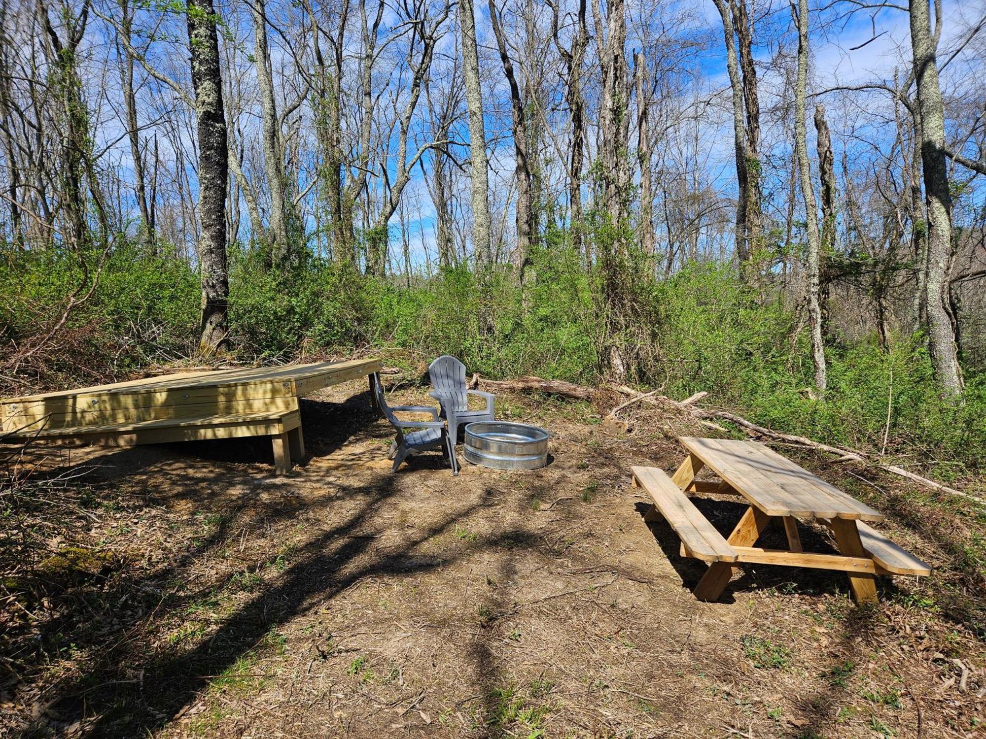 Cardinal Cove Campsite At Hocking Vacations - Tent Not Included Logan Eksteriør billede