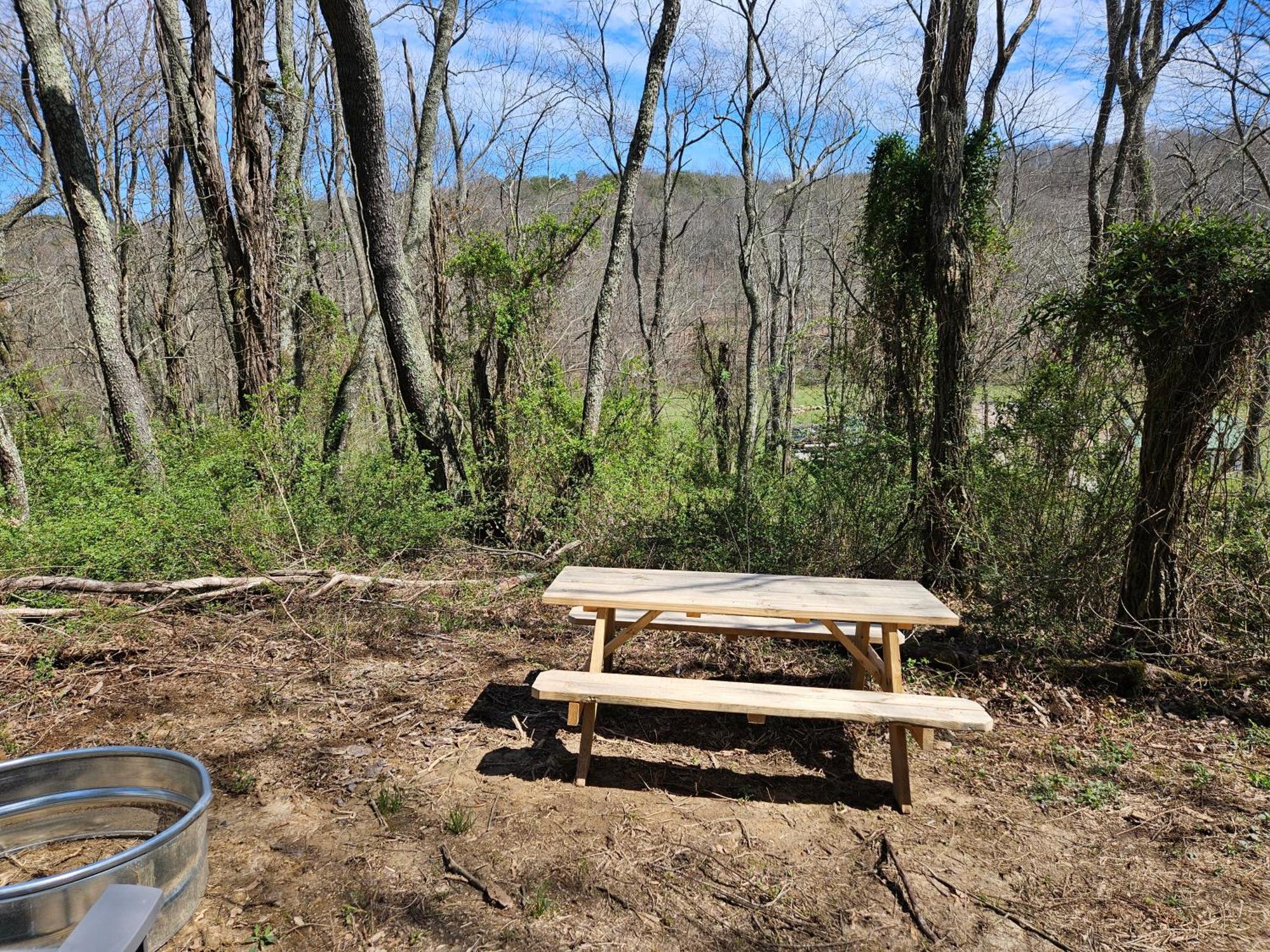 Cardinal Cove Campsite At Hocking Vacations - Tent Not Included Logan Eksteriør billede